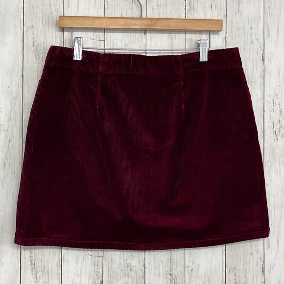 Mudd Maroon Corduroy Full Zip Accent Mid Rise Warm Holiday Mini Skirt 15 - Picture 2 of 10